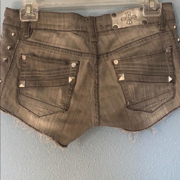 Pepe Jeans London Distressed Grey Shorts - Picture 4 of 6